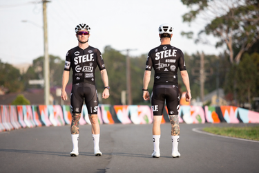 Men's STR1KE Bib Shorts / Team V3 (BLACK)