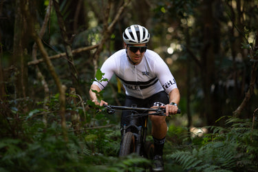 Men's BOMB.R Jersey / WHITE